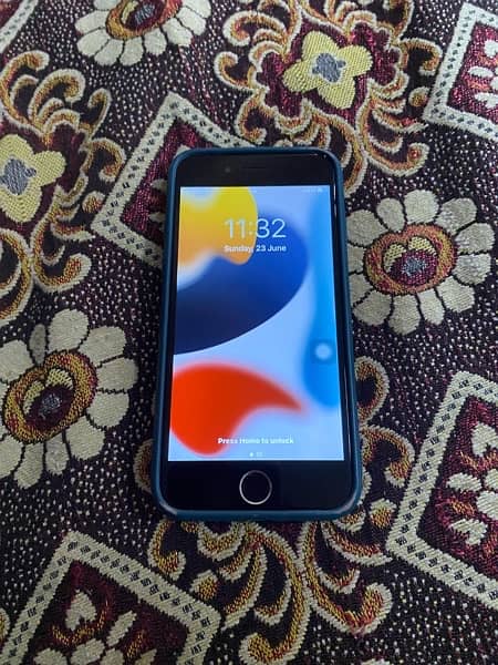 iphone 7 pta approved ,128 gb , batery change , finger of 1