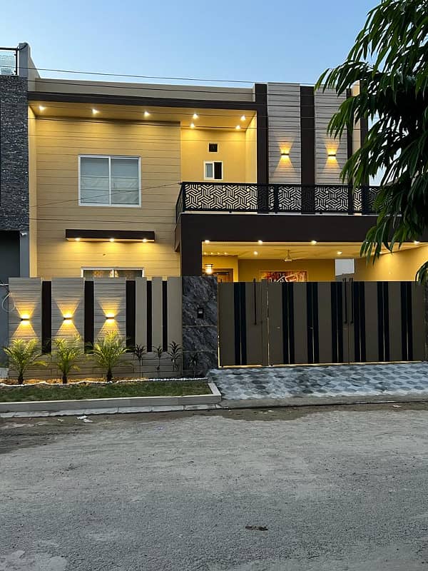 10 Marla Brand New House In Tech Town F Block on Satiyana Road Near Ripha University And Fish Farm Ideal Location Available For Sale 0