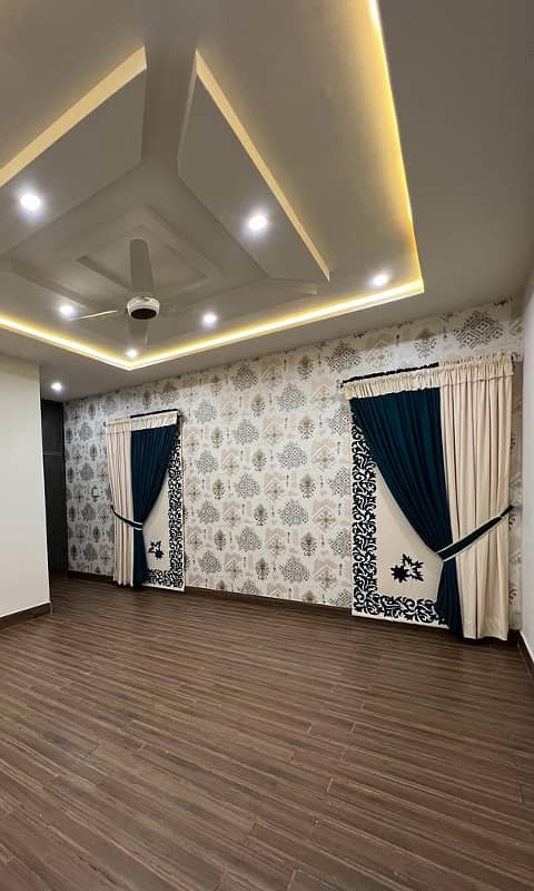 10 Marla Brand New House In Tech Town F Block on Satiyana Road Near Ripha University And Fish Farm Ideal Location Available For Sale 11