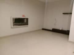 10 MARLA LOWER PORTION AVAILABLE FOR RENT IN TARIQ GARDENS