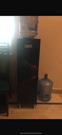 water dispenser with refrigerator