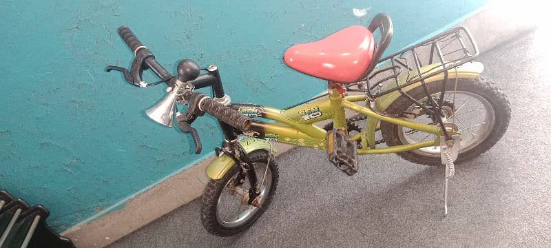 Ben 10 cycle 5 to 8 years for sale. . . . 1