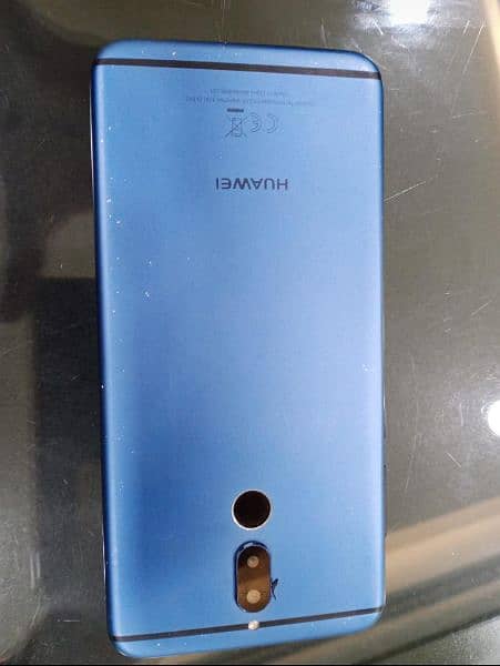 Huawei matt 10 in good condition urgent sale 3