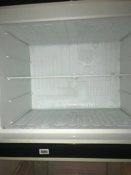 Dawlance full size refrigerator in good condition 9