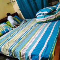 old style bed for sale. contact WhatsApp or call, 03098856568