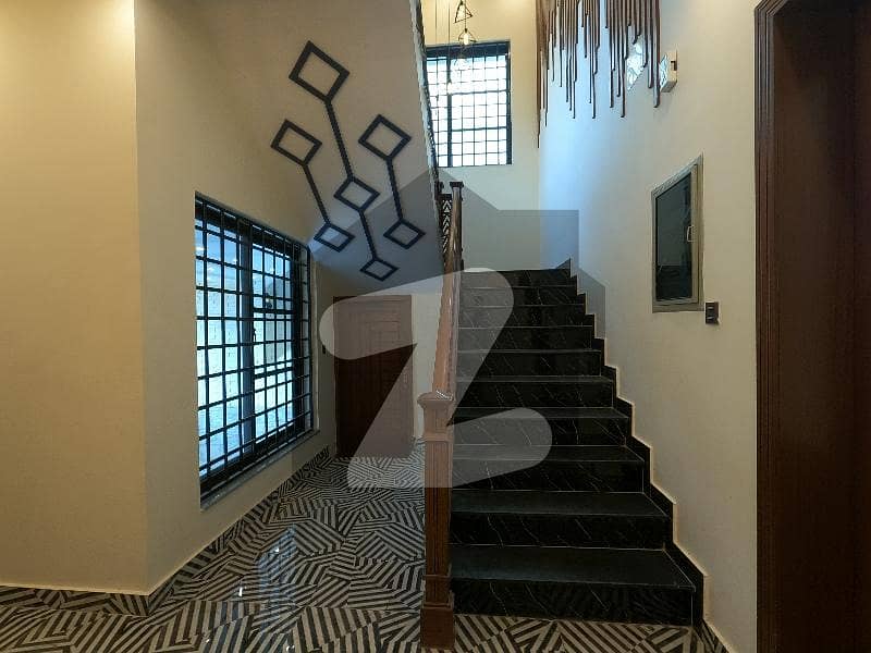 1 Kanal House For Sell Available In Bahria Town - Nargis Block, Lahore. . . 2