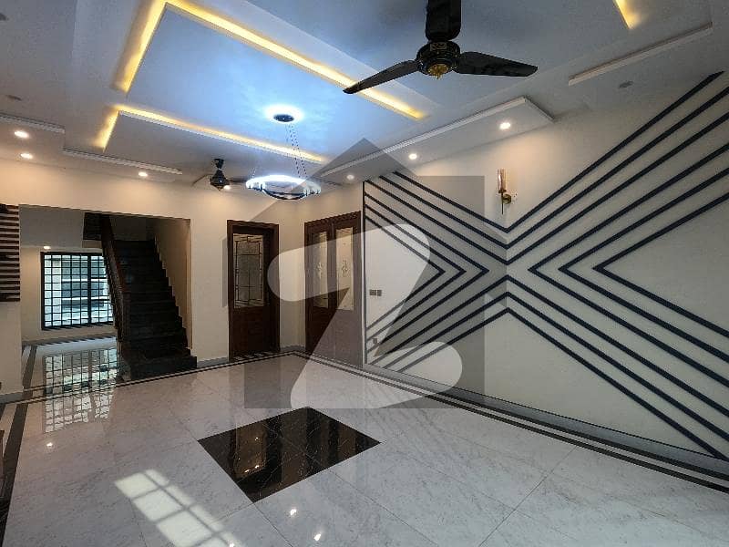 1 Kanal House For Sell Available In Bahria Town - Nargis Block, Lahore. . . 5