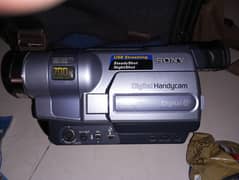 Sony Handycam DCR-TRV250 Digital-8 Camcorder