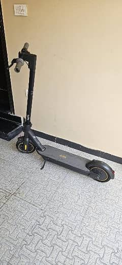 Ninebot Scooter Max - Long range