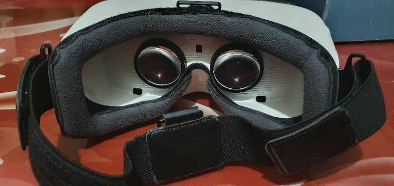 SAMSUNG GEAR VR. 4