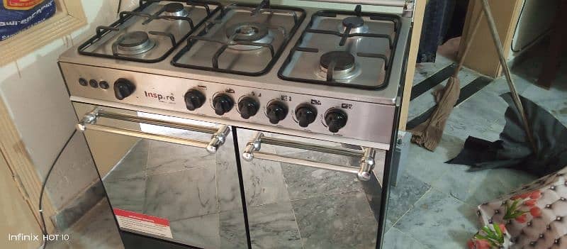 Cooking Range 5 burners. With Electric Oven and Grill Oven. 0