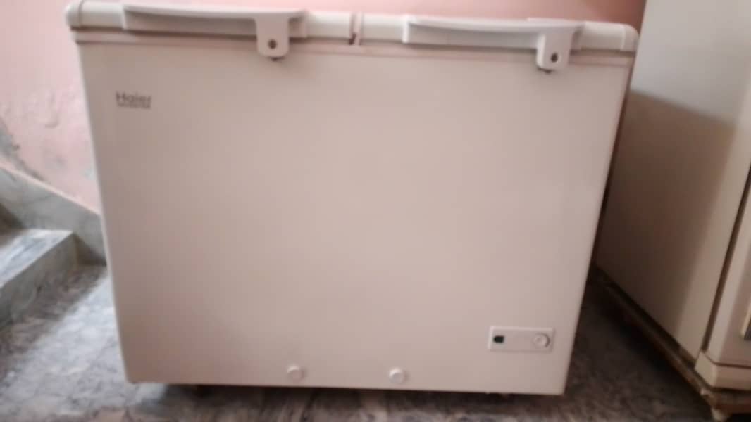 Haier Deep Freezer / Chest Freezer Model: HDF 325 Inverter 0