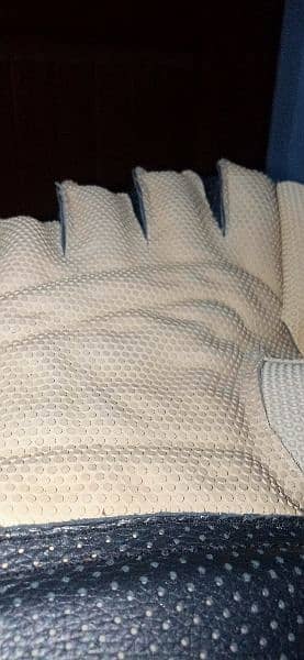 keeping gloves for Sale MRF Brand 10/10 condition ۔ 2