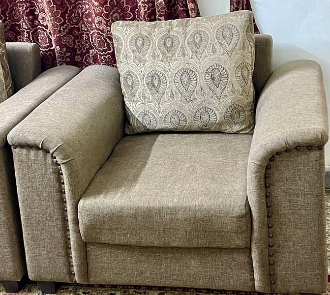 5 seater sofa in good condition 2