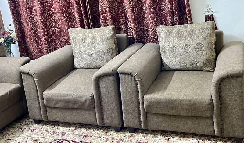 5 seater sofa in good condition 5