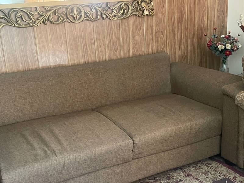 5 seater sofa in good condition 8