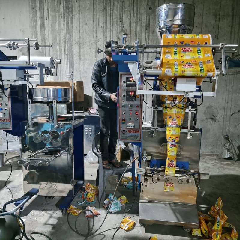 Pushar Packing Machine / Sirf /spices/ Maslajat / Slant nimko machine 3