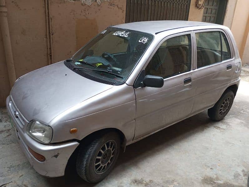 Daihatsu Cuore 2000 1