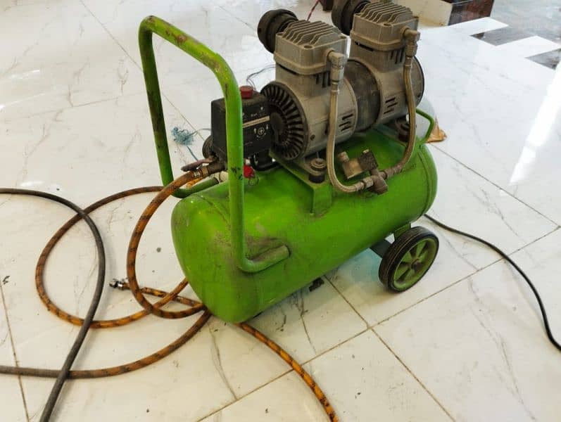 Vido Air compressor 24L with all equipments Just like new 4