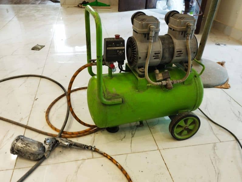 Vido Air compressor 24L with all equipments Just like new 5