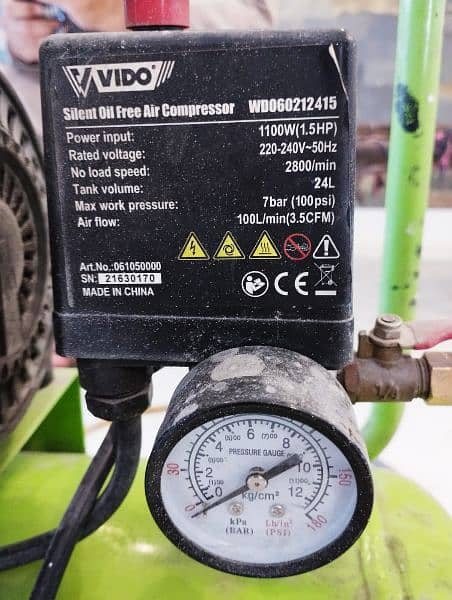 Vido Air compressor 24L with all equipments Just like new 7