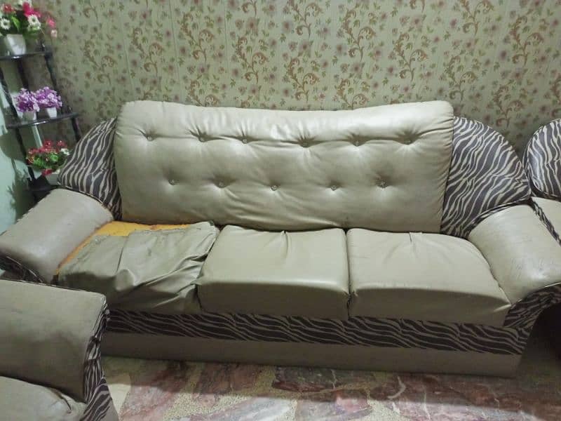 Sofa Set In a very Reasonable price 1