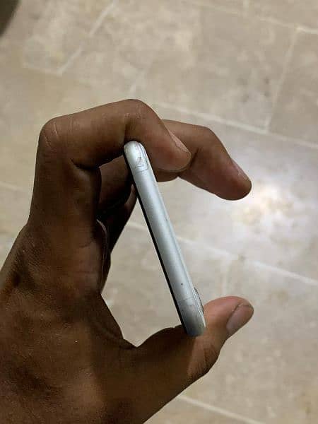 iphone se 2020 128 gb pta approved 6