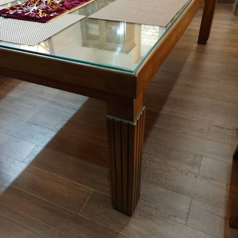 Dining table for sale. 2