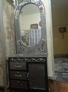 dressing table iron made 0