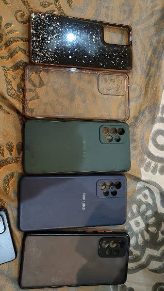 Samsung galaxy A52 8/128 with cases 5