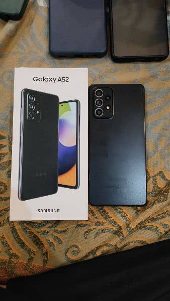 Samsung galaxy A52 8/128 with cases 6