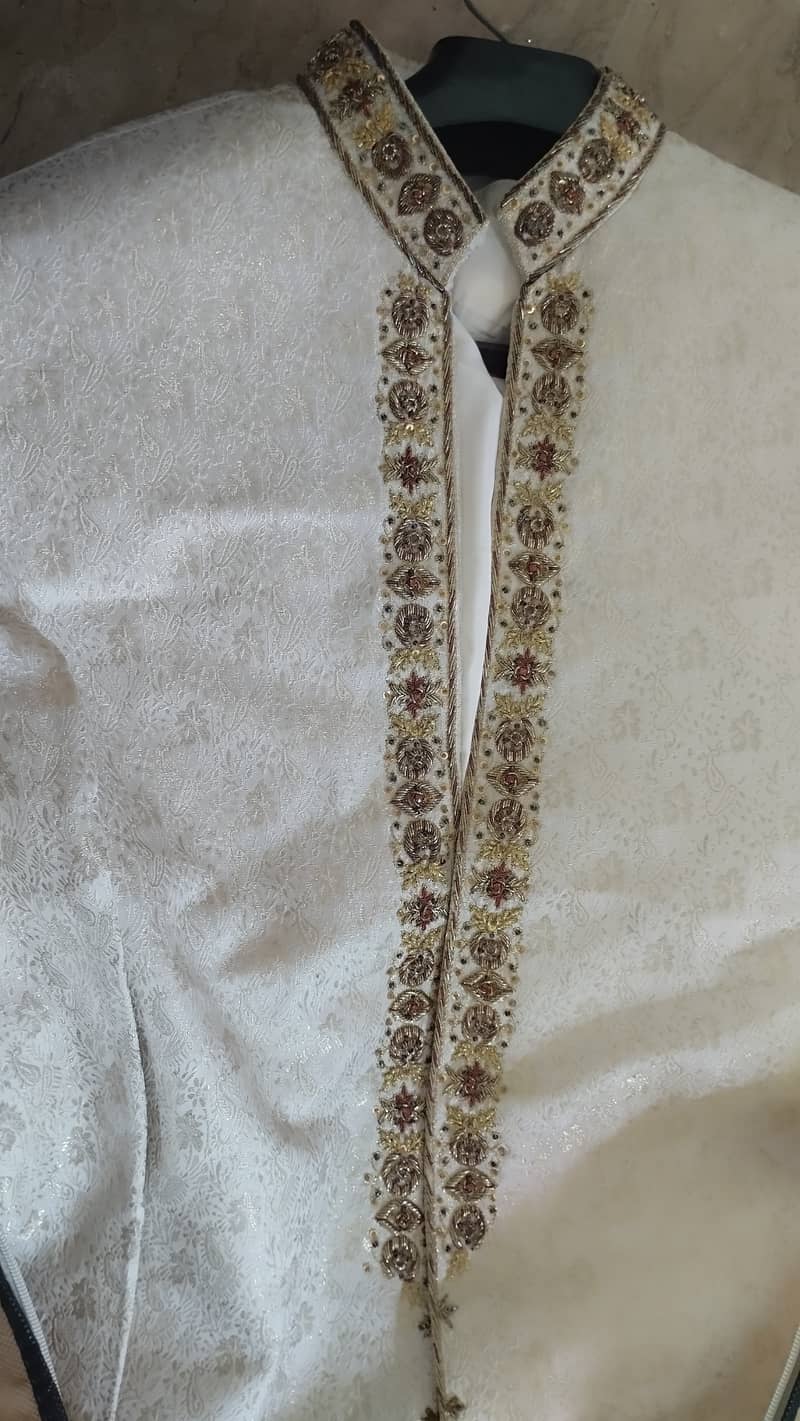 Sherwani with kulla in medium size used only once 1