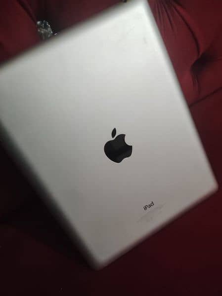 Apple iPad || 5th Generation || For Sell 2