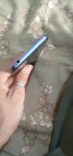 Itel mobile dabba Sath hai