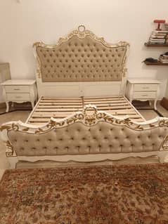 white wooden king size bed 0