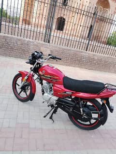 Yamaha YBR z DX red color