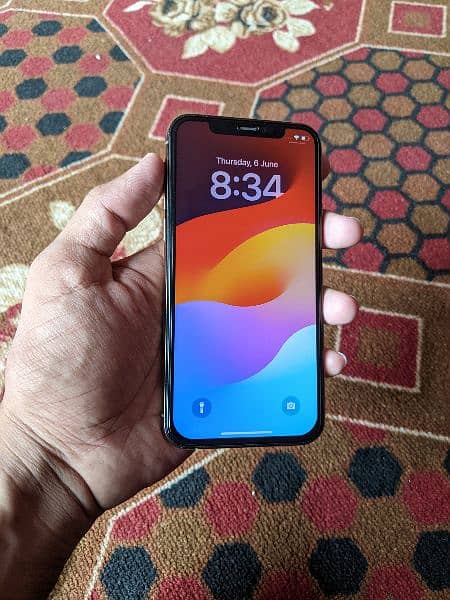 iPhone 11 pro contact: 03472977044 1