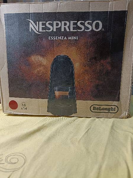 De'Longhi Nespresso essenza mini coffee machine 0