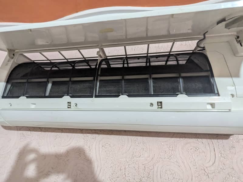 Haier 1.5 ton dc inverter AC also usable on solar for sale 7