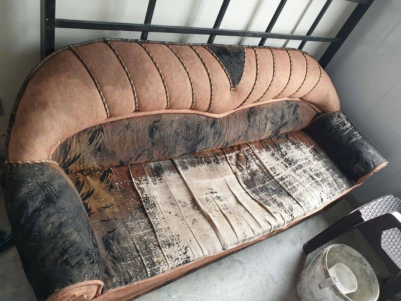 5 seater sofa Urgent sale 3