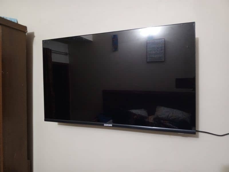 Samsung (Malaysian) smart LED 32 inch with voice recognition 0