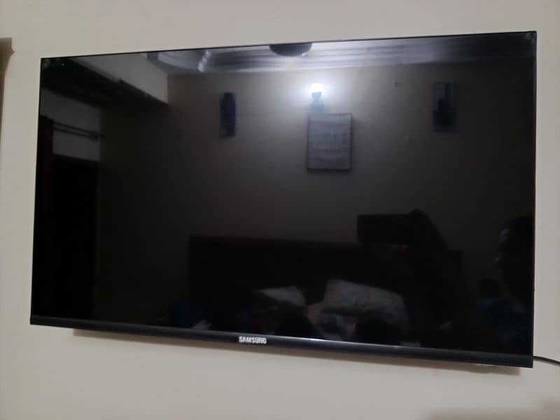 Samsung (Malaysian) smart LED 32 inch with voice recognition 2