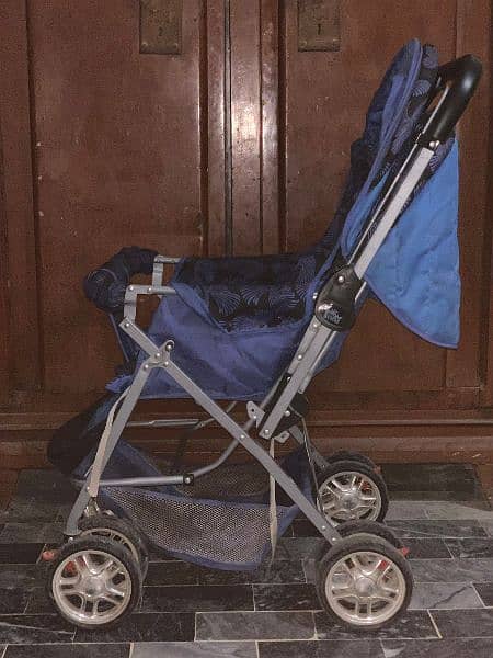 Pram For Urgent Sale 0