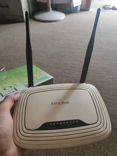 tp-link  router 2 antenna wala good
condition