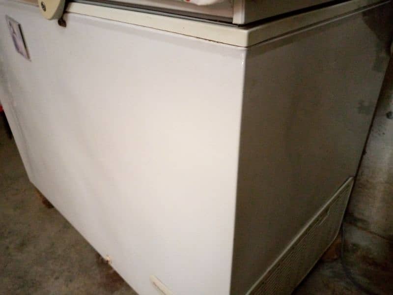 Dawlace deep freezer for sale A1 cooling genuine 1