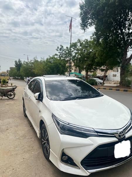 Toyota Altis Grande 2018 4