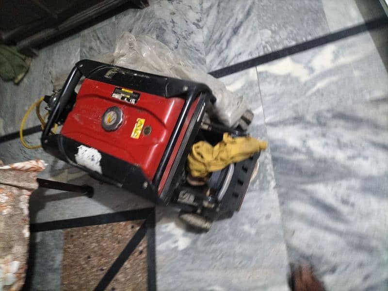 2 kv generator in good condition for sale 9