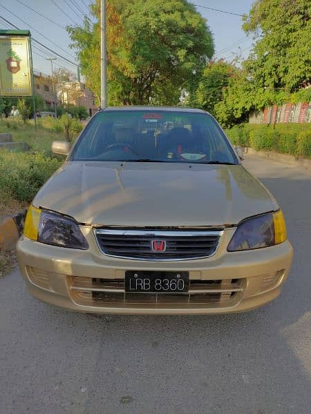 selling Honda car in lush condition 4