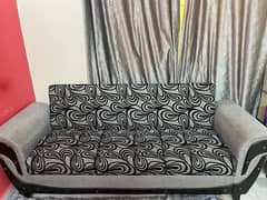 Sofa set 5 seater and 2 single seater with 6 cushion