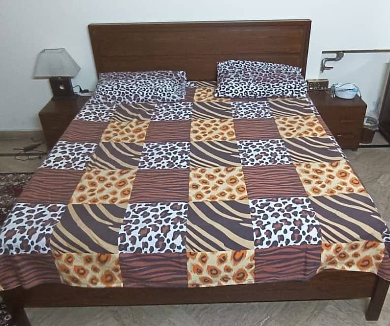 Habitt Bed set / king size bed / double bed / wooden bed 0